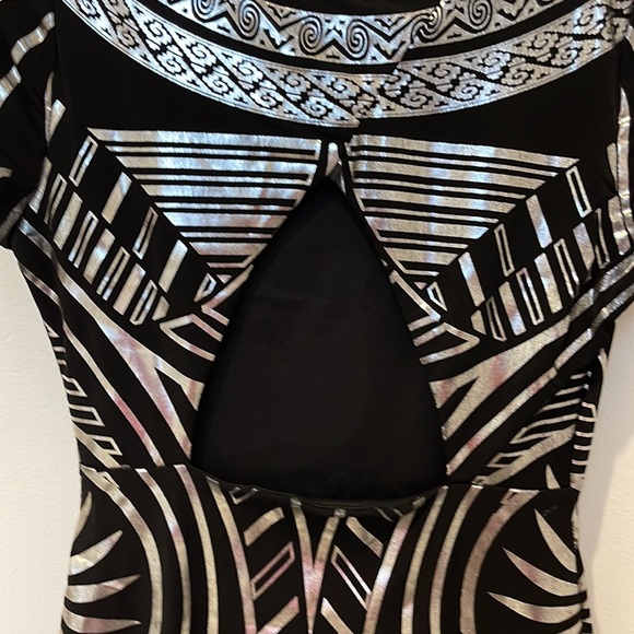 Arden B mini con dress with beautiful body contouring shapes - Picture 4 of 4